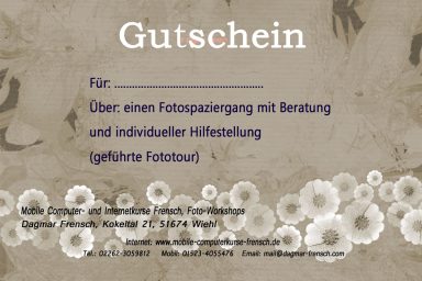 Braun/beige mit Blumen